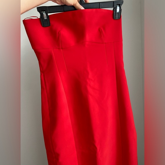 Last one ๐จ Zara Red Fitted Strapless Bodycon Midi Dress stretchy back Slit NWT - Picture 3 of 16